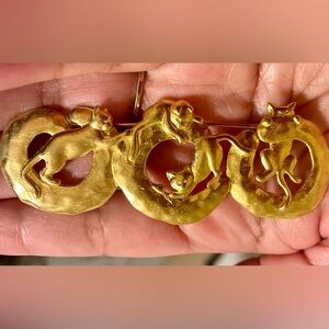 Vintage Gold Tone Cat Link Brooch - Playful Kittens